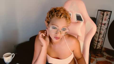 May online show from October 6, 3:50 pm