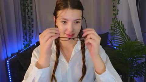 Snapshot of marshmelany chatting on October 18, 1:30 am Melany online show from October 18, 1:30 am
