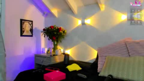 martina mIIler online show from February 18, 12:15 pm