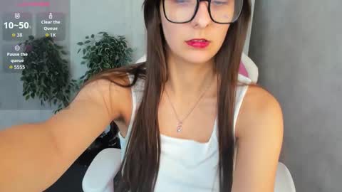 Carrie online show from November 19, 10:04 am