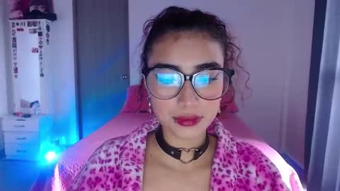 Snapshot of mary_jane1_ chatting on October 6, 2:01 pm mary online show from October 6, 2:01 pm