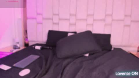   online show from November 11, 8:39 pm