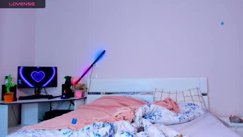 Mary online show from January 29, 12:01 am