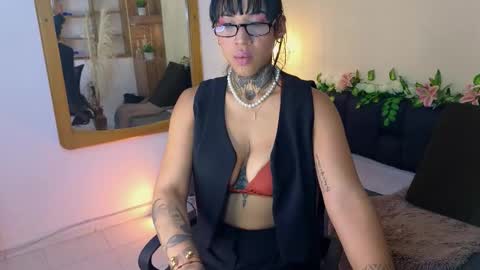 Snapshot of mary_rabbit chatting on October 12, 2:08 pm M A R Y online show from October 12, 2:08 pm