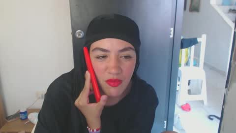 Snapshot of maryam_arabicmilk chatting on December 6, 3:44 pm maryam_arabicmilk online show from December 6, 3:44 pm