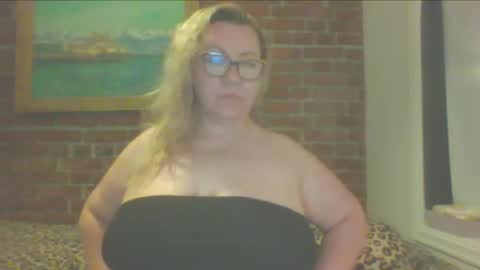 MaryChubby  online show from May 20, 9:12 pm