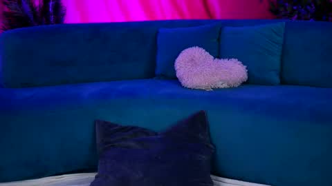 Snapshot of maryj_watson chatting on September 15, 6:15 pm Marry Jane online show from September 15, 6:15 pm