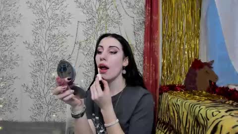 Mary Lou online show from December 28, 2:43 am