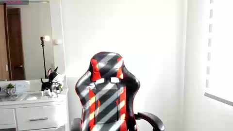 Dulce Maria online show from September 11, 9:04 pm