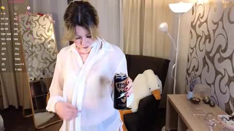 Mary online show from December 21, 3:38 pm