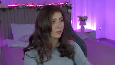 Mary Miller online show from December 19, 1:03 pm