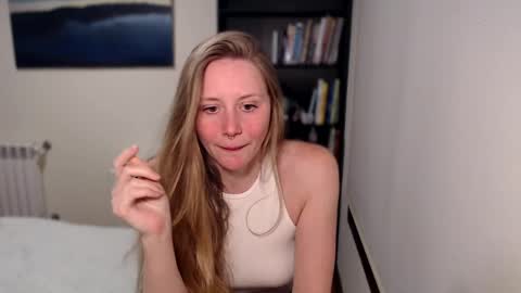 Mary online show from April 16, 9:39 pm