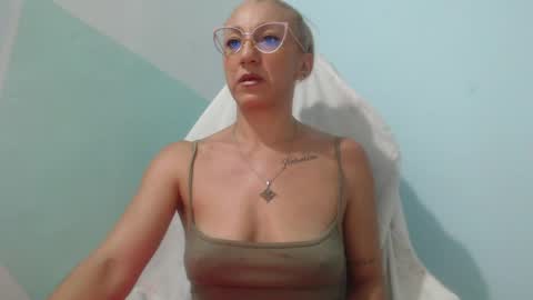 massiel ferreti online show from April 13, 11:16 pm