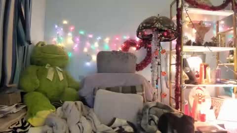 Snapshot of mature_angel chatting on September 21, 2:32 am mature_angel online show from September 21, 2:32 am