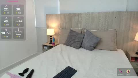 katerin online show from December 15, 11:37 am