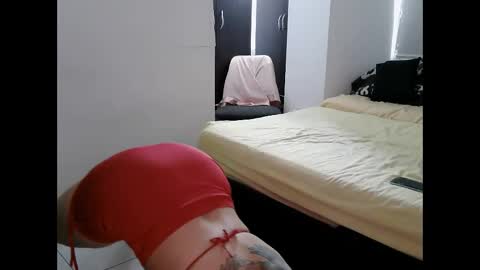 Snapshot of mauroluxandra chatting on October 15, 7:16 pm luxandra and MauroFun online show from October 15, 7:16 pm