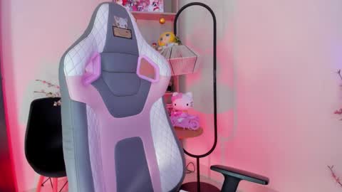 Mavi online show from February 25, 7:23 pm