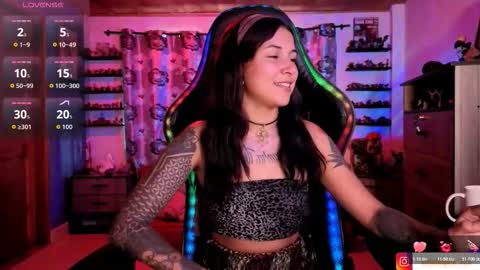 Hilary online show from February 17, 9:25 pm