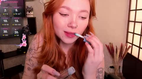 Snapshot of maya_light chatting on February 9, 1:34 am Maya online show from February 9, 1:34 am