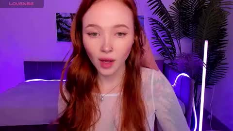 Snapshot of maya_light chatting on October 13, 2:03 am Maya online show from October 13, 2:03 am