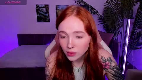 Snapshot of maya_light chatting on September 15, 1:58 am Maya online show from September 15, 1:58 am