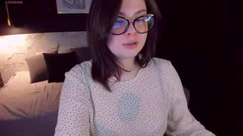 Woman online show from March 7, 2:45 pm