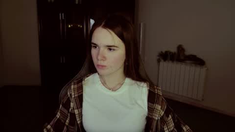 maybloom_ online show from December 4, 9:11 am