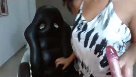 MAYA online show from December 14, 1:06 am