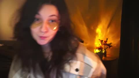 Mary  . online show from December 15, 5:01 am