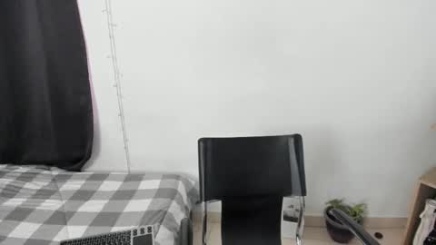 mazikeen_18 online show from September 20, 1:09 pm