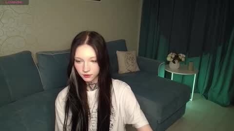 Snapshot of mefwhore chatting on October 30, 3:24 pm mefwhOre online show from October 30, 3:24 pm