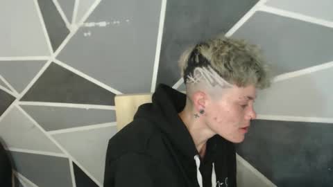 Megan and sophi online show from March 7, 5:25 am