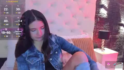 Snapshot of megan_devon chatting on March 7, 12:01 pm online show from March 7, 12:01 pm
