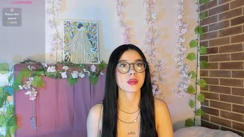 megan_gg online show from March 31, 9:15 pm