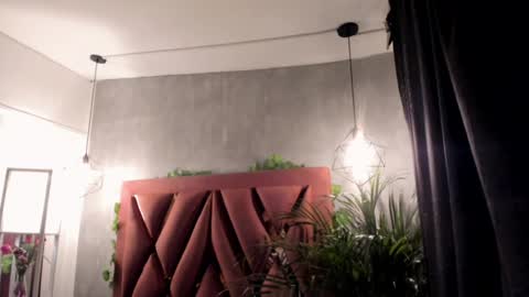 Snapshot of megan_inked_ chatting on December 9, 2:45 am online show from December 9, 2:45 am