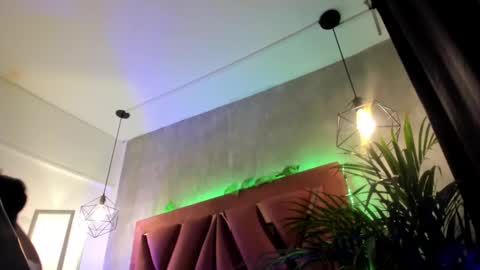Snapshot of megan_inked_ chatting on February 15, 2:47 am online show from February 15, 2:47 am