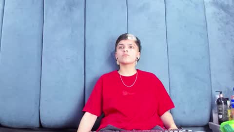 megan_thompsonn_ online show from April 17, 2:46 am