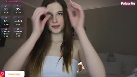 Hi guys Im Lisa    online show from February 4, 8:49 pm