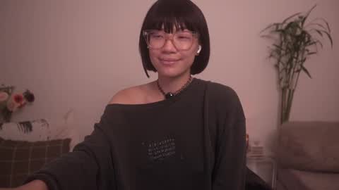 Snapshot of meganmei666 chatting on October 1, 2:27 am for more 3 online show from October 1, 2:27 am