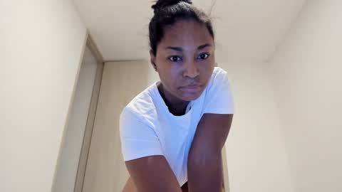 Snapshot of meganmir1 chatting on January 25, 12:17 am meganmir1 online show from January 25, 12:17 am