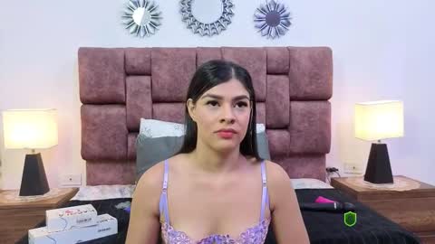 Snapshot of meganmistress_ chatting on October 14, 12:19 pm MeganM online show from October 14, 12:19 pm