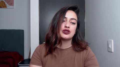 Snapshot of megansnow_ chatting on September 19, 5:28 am MEGAN online show from September 19, 5:28 am
