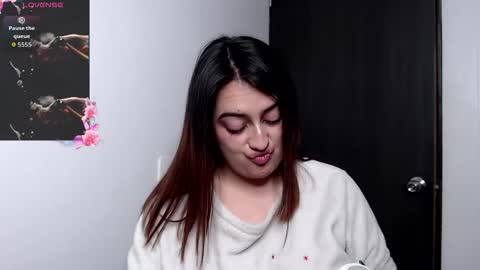 Snapshot of megansnow_ chatting on September 20, 5:39 am MEGAN online show from September 20, 5:39 am