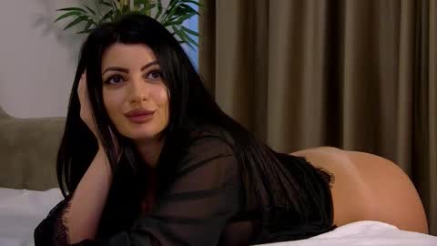 meganvond online show from March 30, 8:47 am