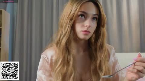 Elizabeth online show from October 6, 11:27 am
