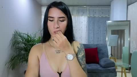 Mei online show from February 13, 7:21 pm