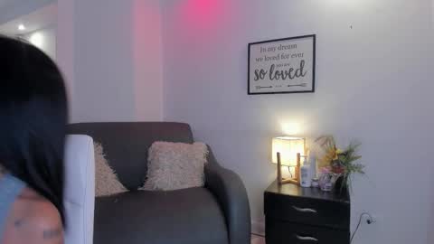 melan_owen online show from December 23, 10:41 am