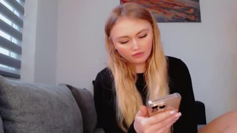 Melania online show from January 8, 1:26 pm