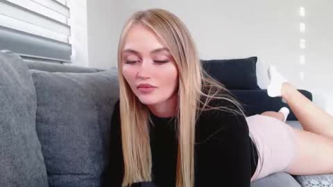 Melania online show from October 2, 2:11 pm