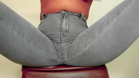 Melania online show from April 11, 3:48 pm